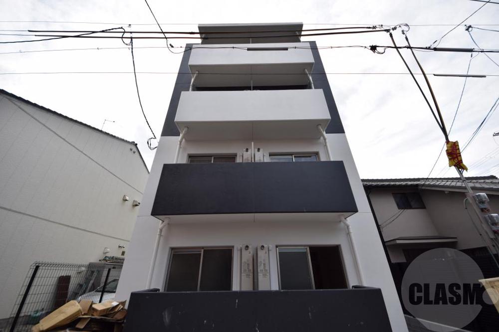 21/30 エントランス