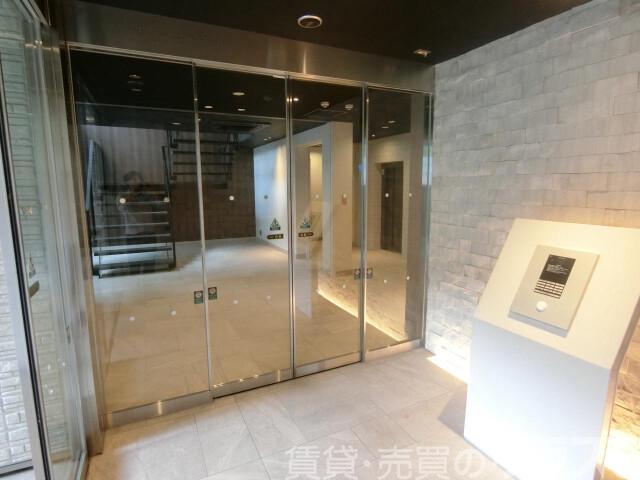 28/30 エントランス