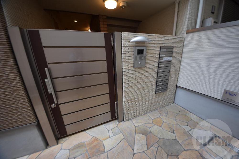 14/23 エントランス