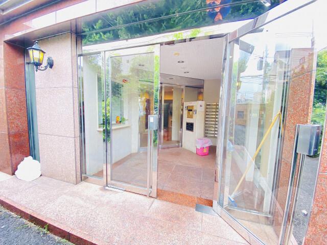 20/29 エントランス