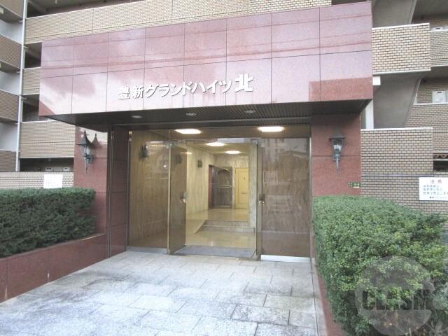 20/30 エントランス