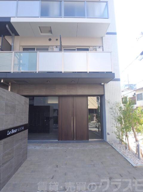 26/30 エントランス