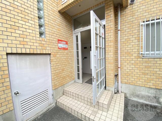 20/26 エントランス