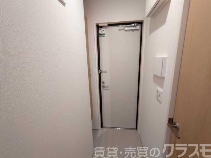 16/30 玄関