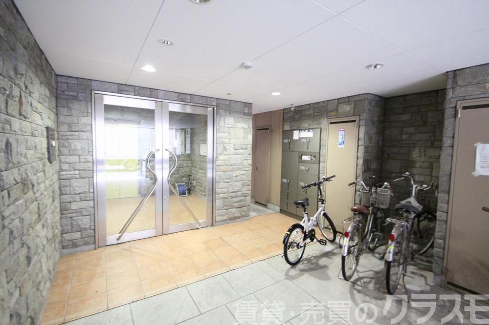 28/30 エントランス