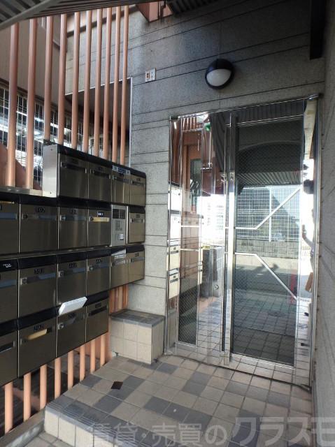 23/25 エントランス