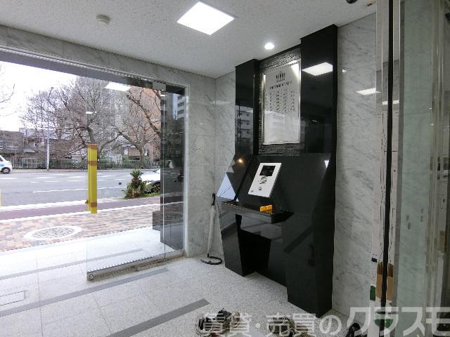 28/30 エントランス