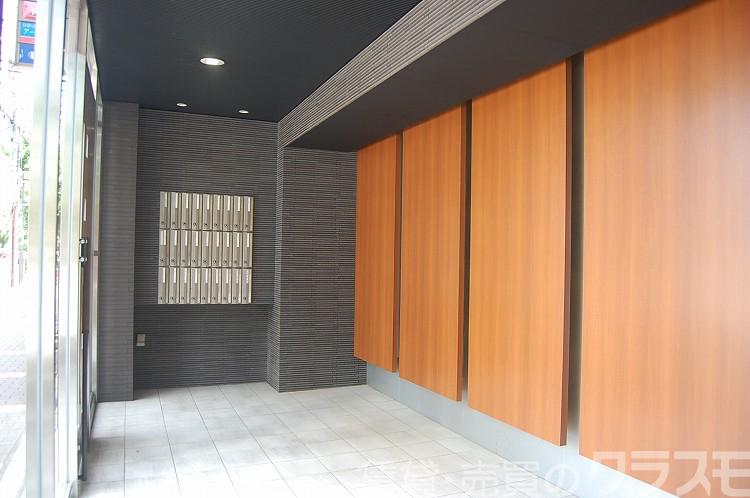 28/30 エントランス