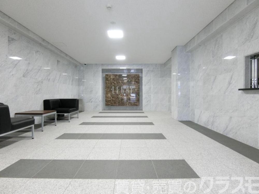 28/30 エントランス