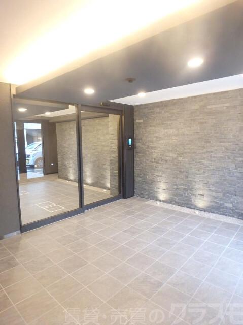 19/30 エントランス