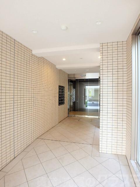 25/30 エントランス