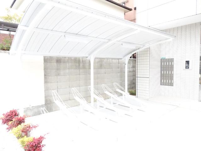 16/21 エントランス