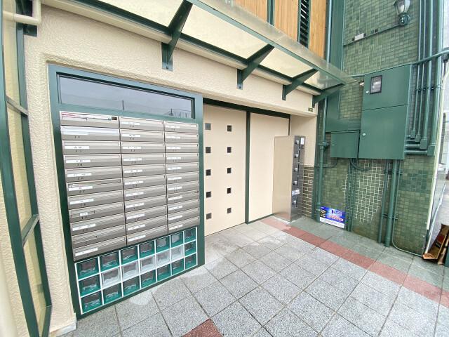 20/29 エントランス