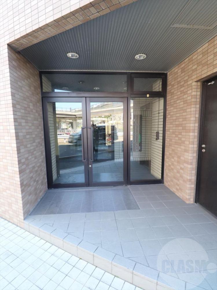 22/30 エントランス