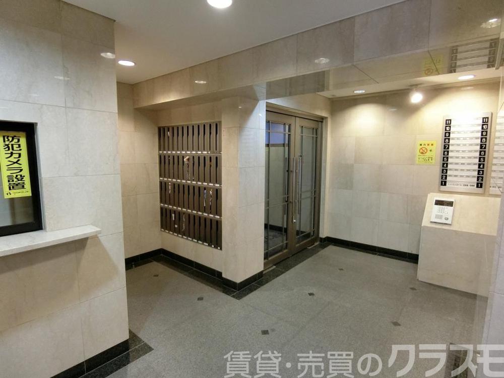 28/30 エントランス