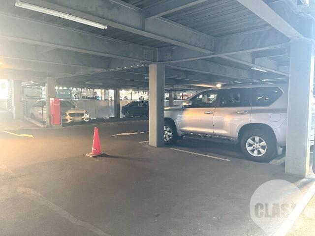 22/27 駐車場