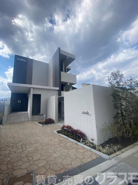 18/30 エントランス