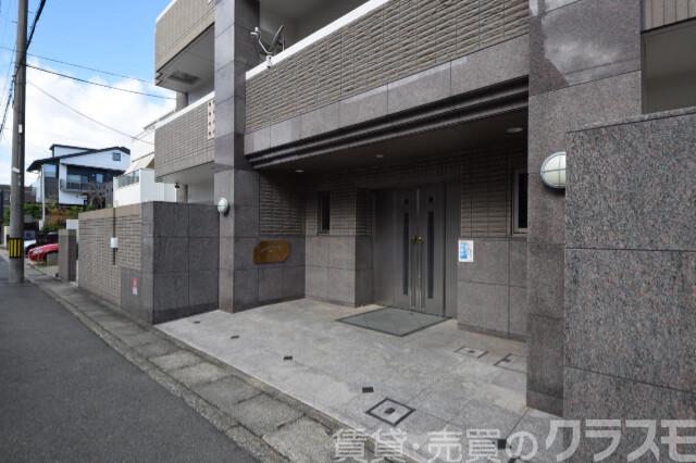 2/5 エントランス