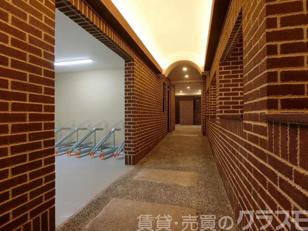 28/30 エントランス