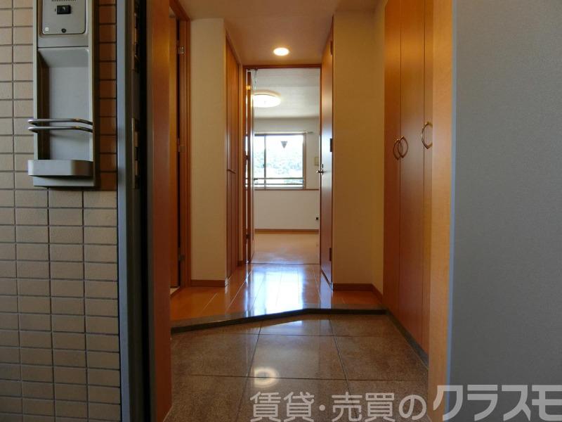 16/30 玄関