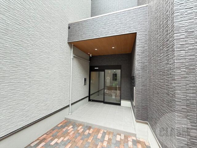 21/30 エントランス