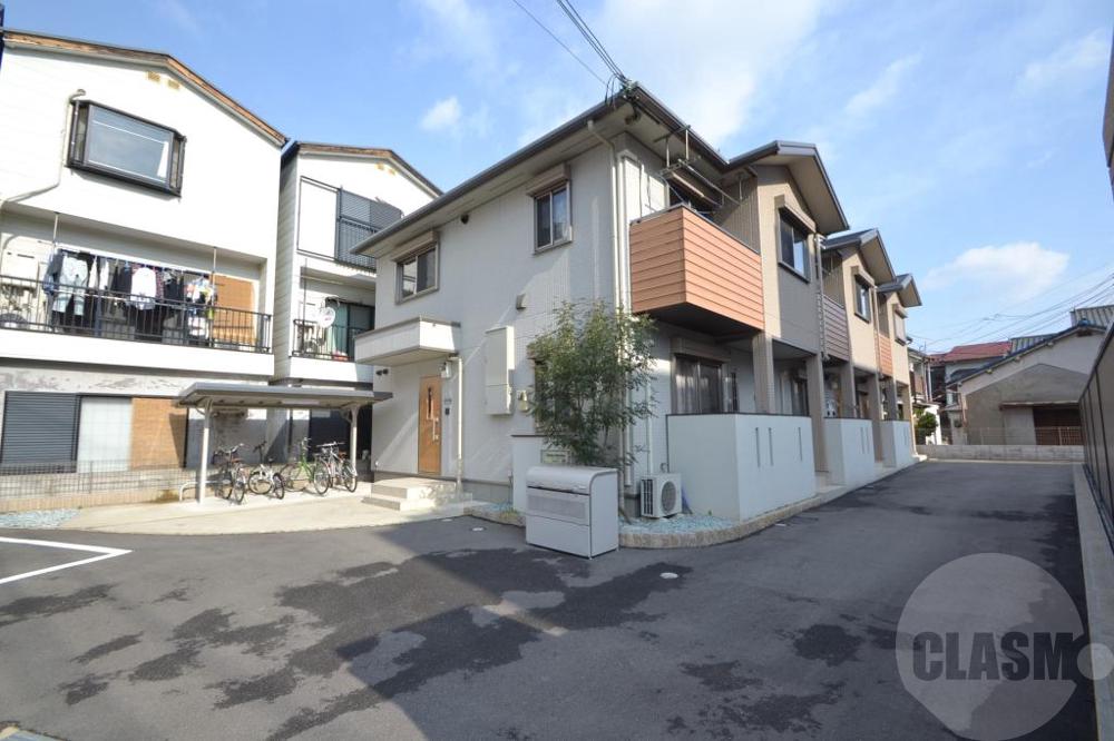 23/30 エントランス