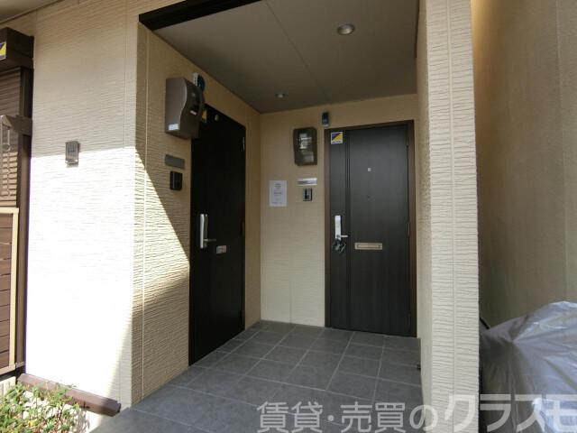 28/30 エントランス