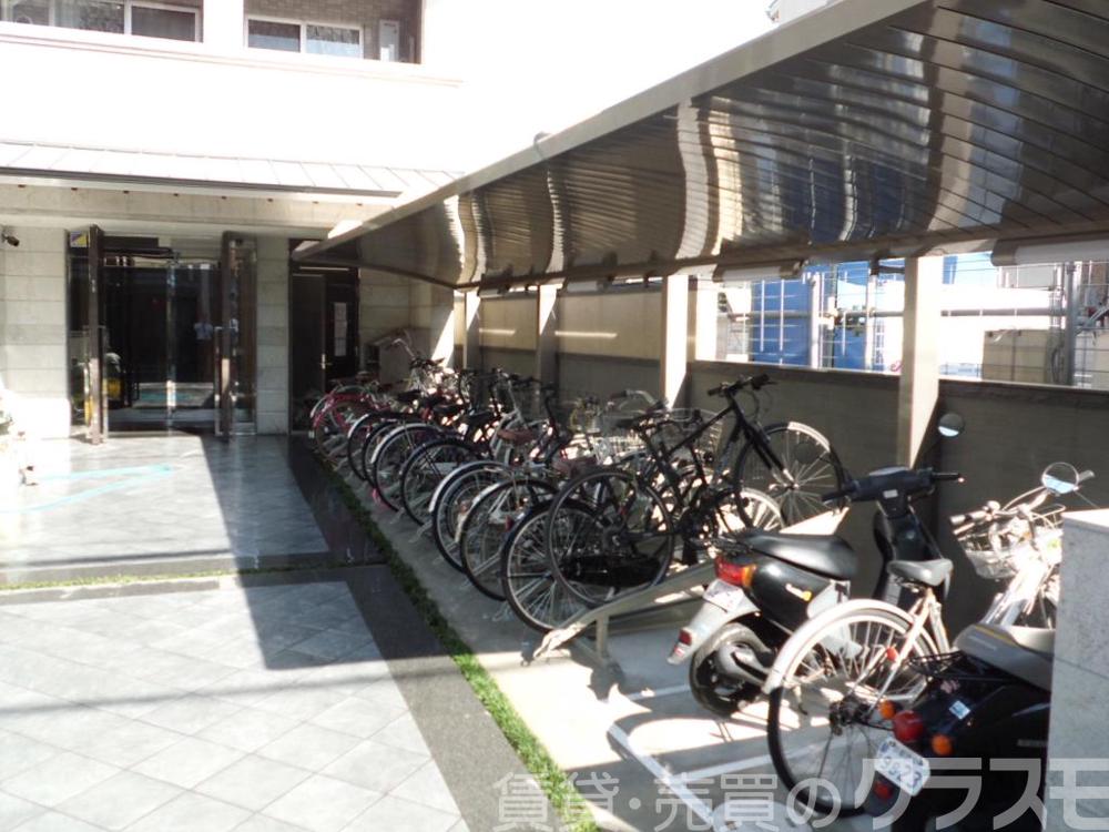 30/30 エントランス