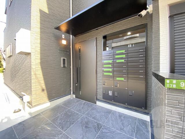 20/27 エントランス