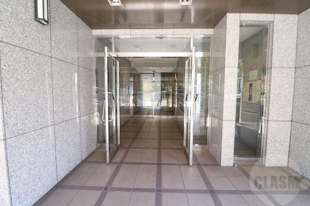 22/29 エントランス