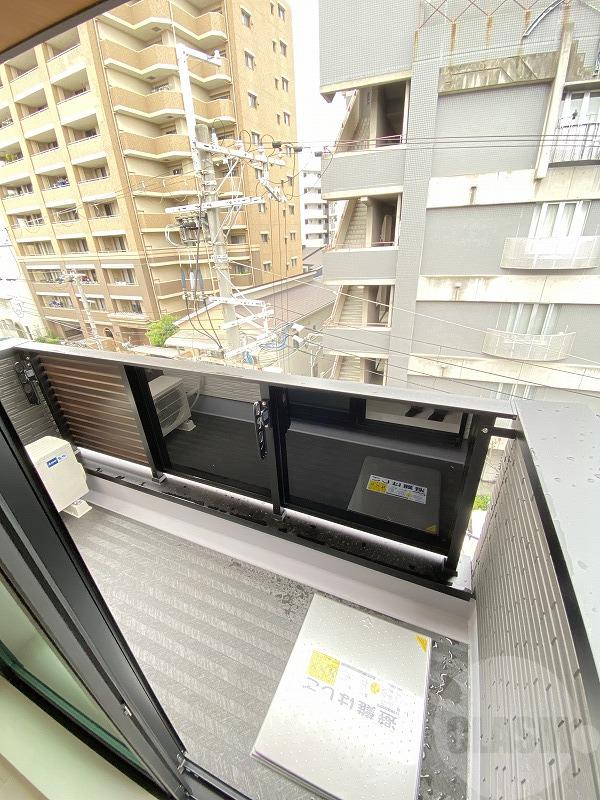 18/27 バルコニー