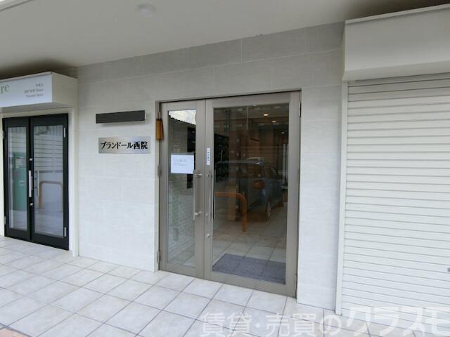 28/30 エントランス