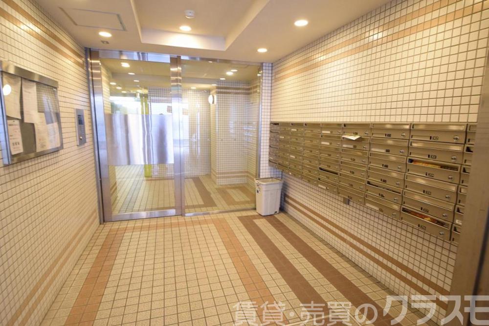 28/30 エントランス