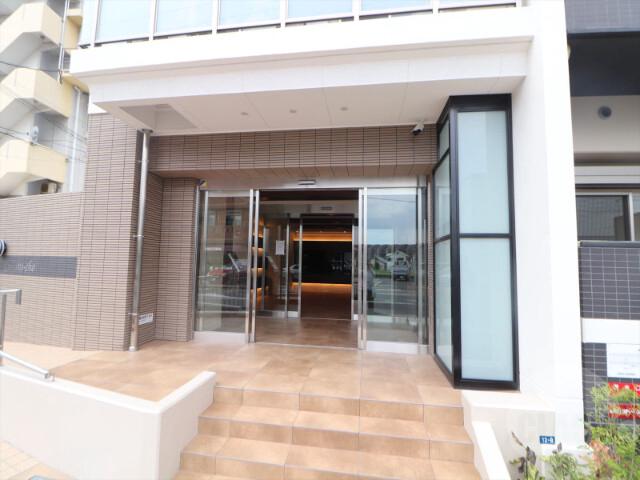 22/30 エントランス