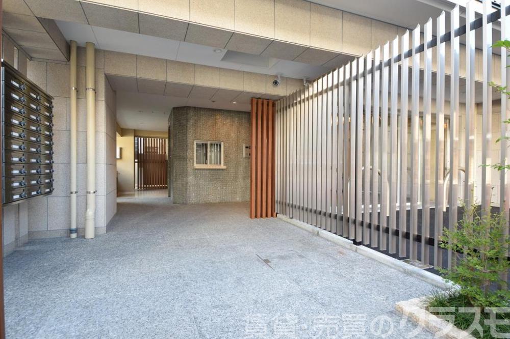 22/30 エントランス