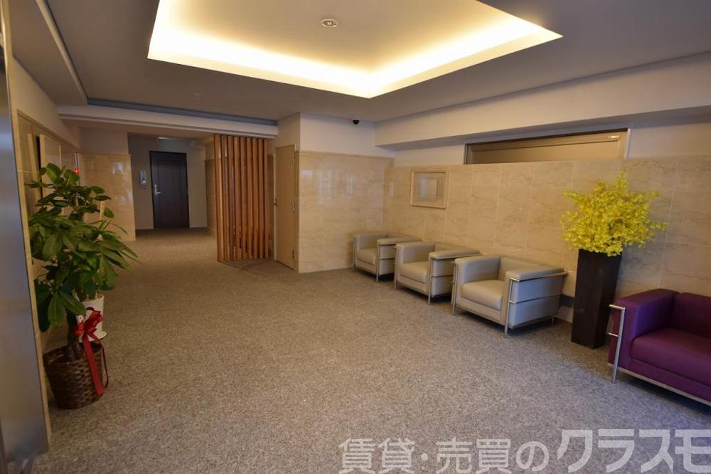 28/30 エントランス