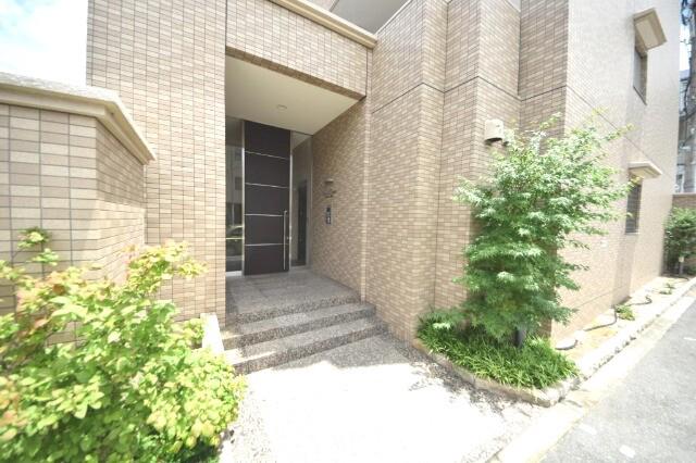 26/30 エントランス