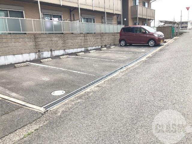 21/27 駐車場
