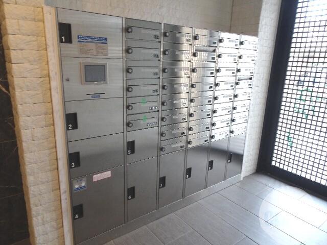 22/28 エントランス