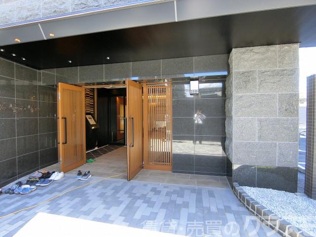 28/30 エントランス