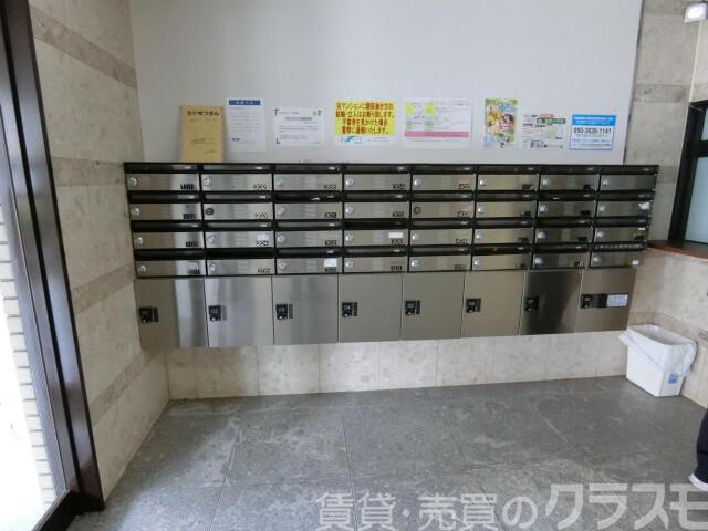 30/30 エントランス