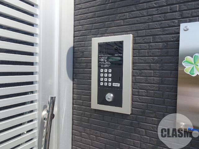 13/18 エントランス