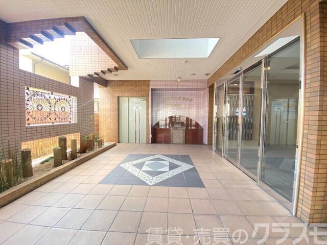 17/30 エントランス