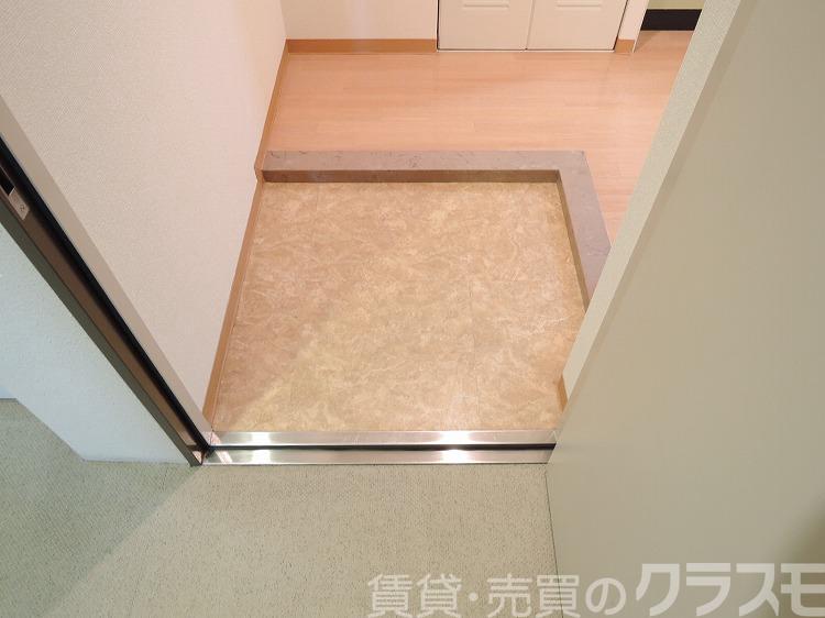 16/30 玄関