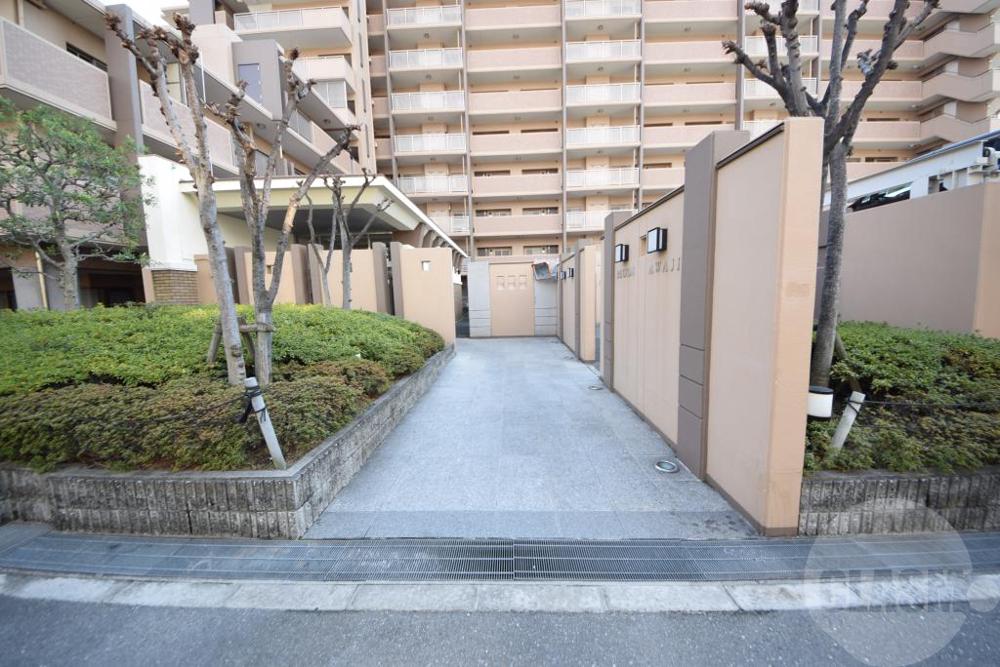 17/25 エントランス