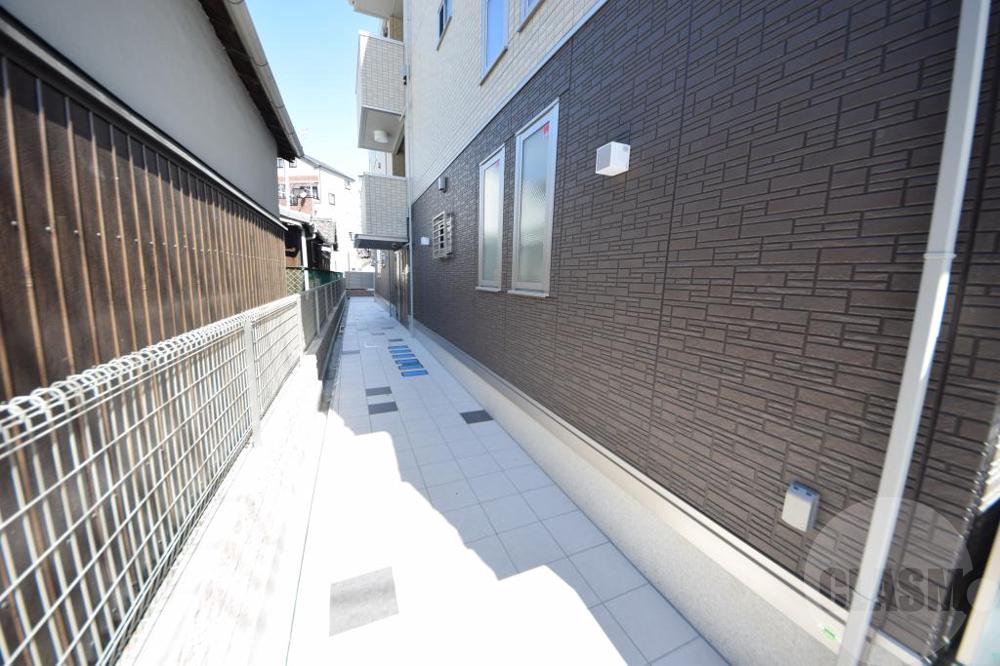 21/30 エントランス