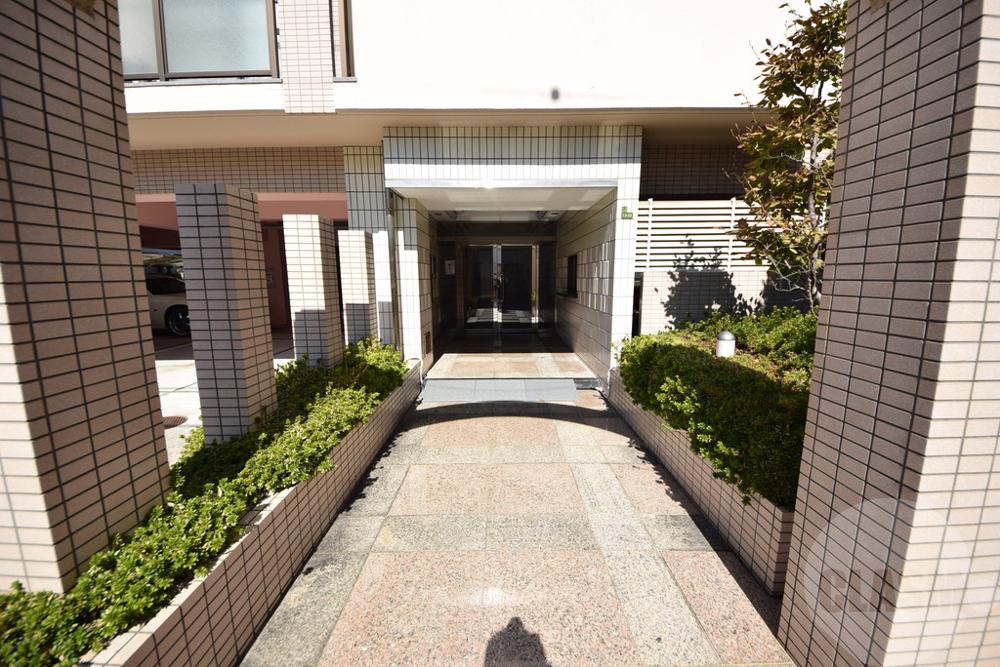 16/26 エントランス