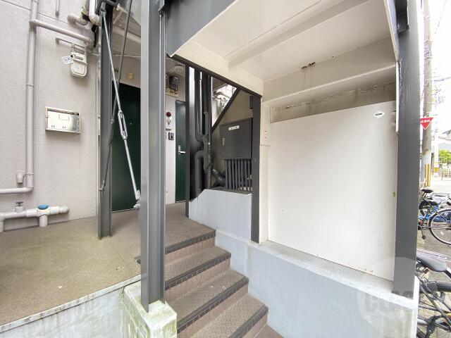 14/23 エントランス