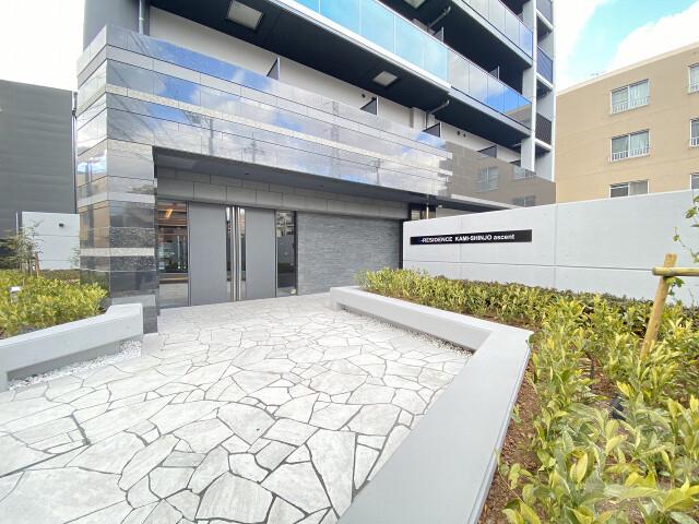 21/28 エントランス