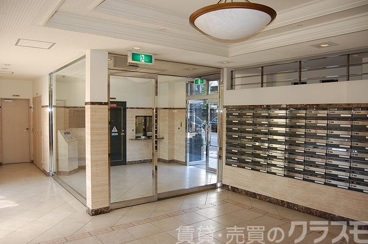 28/30 エントランス